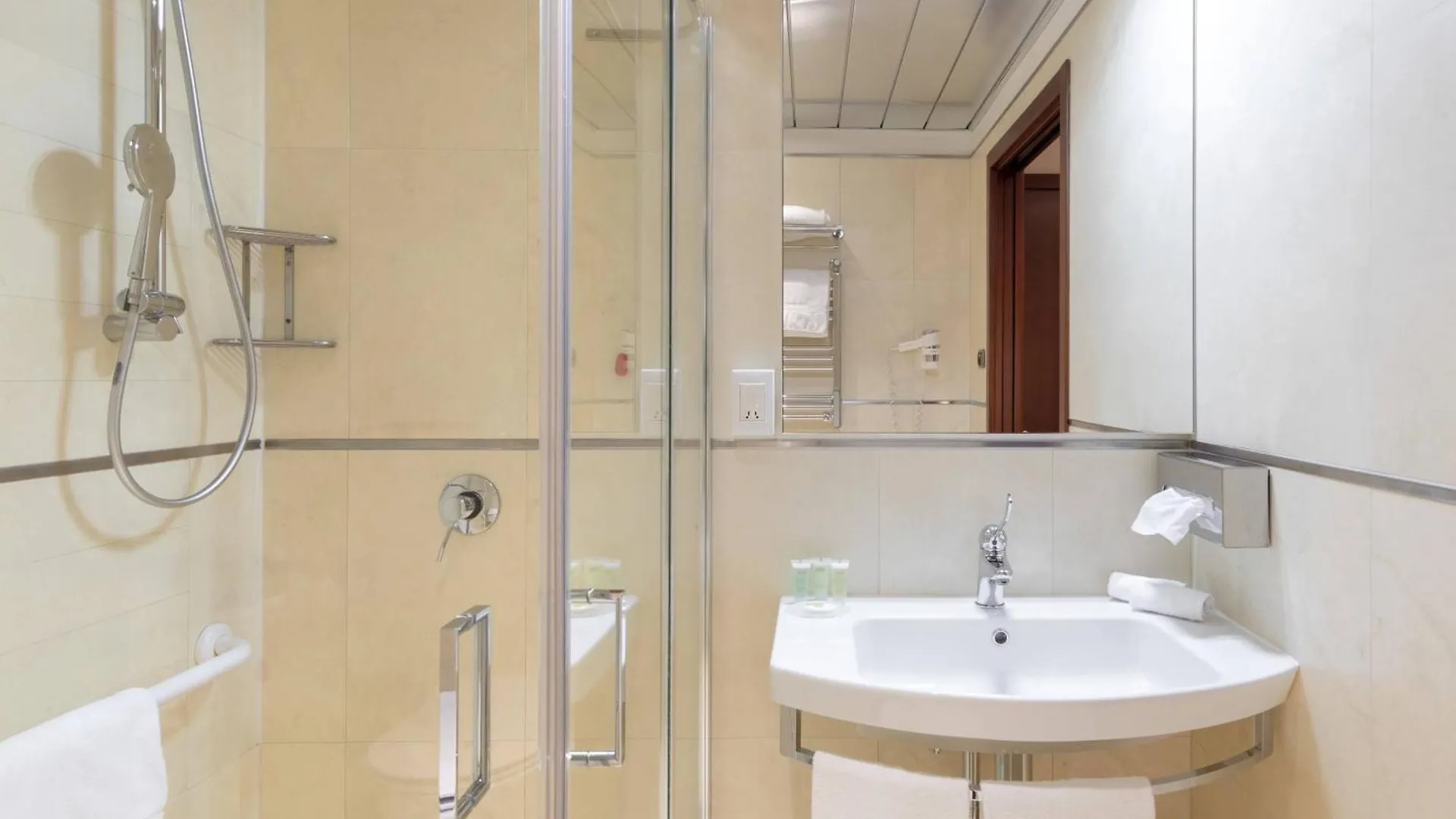Courtyard By Marriott Venice Airport Tessera Hotel