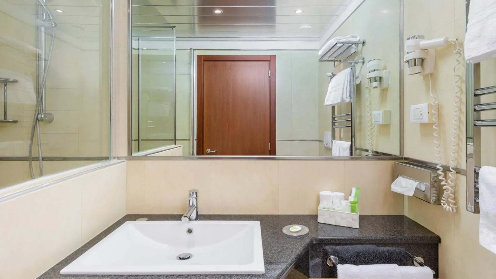 **** Szálloda Courtyard By Marriott Venice Airport Tessera Olaszország