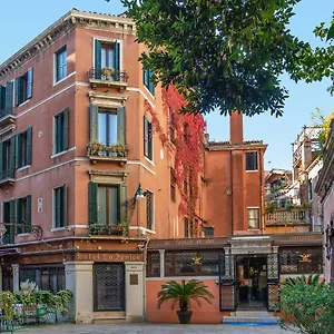 La Fenice Et Des Artistes Hotell
